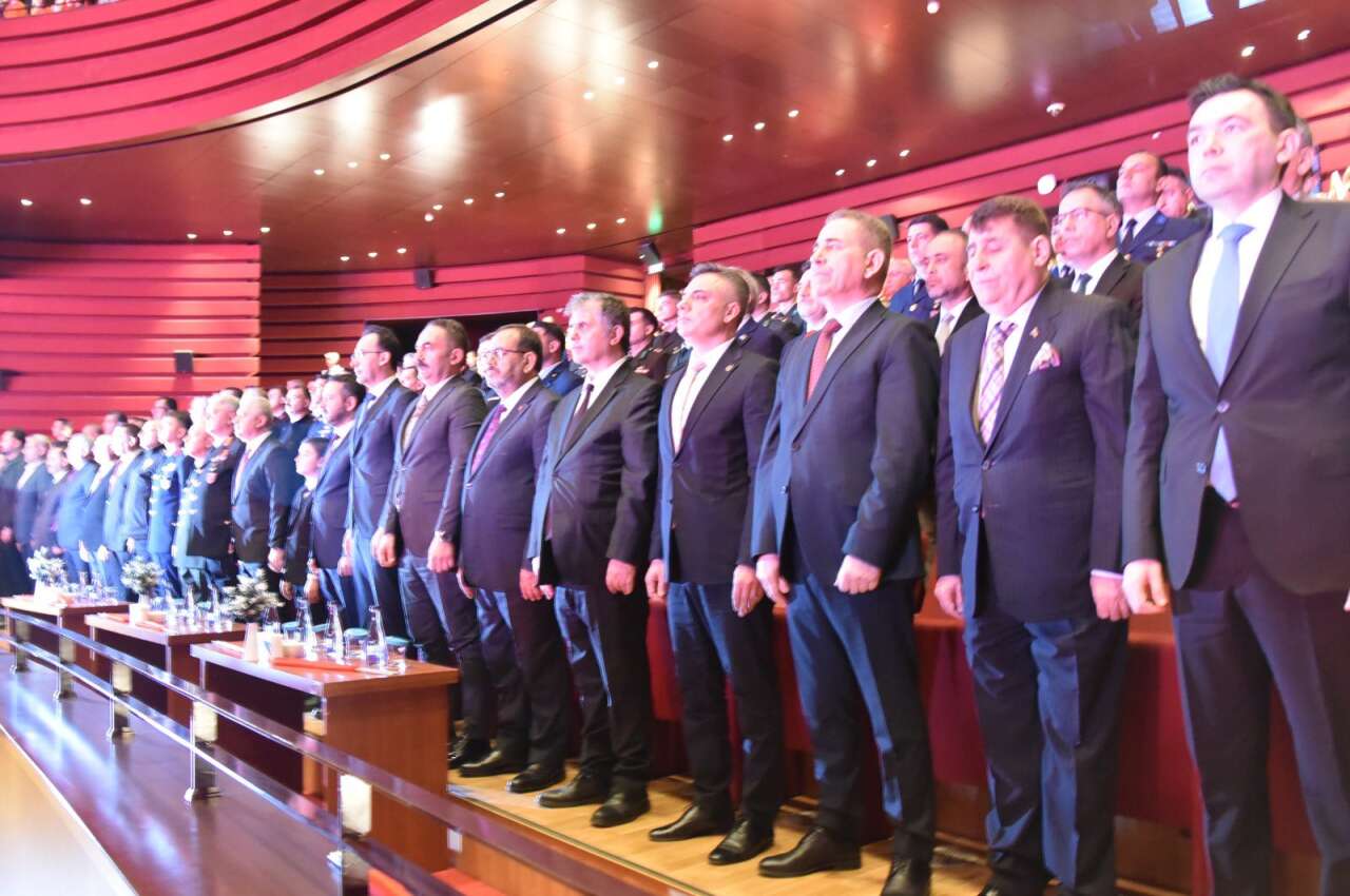 Konya’da 23 Nisan coşkusu salona sığmadı 6